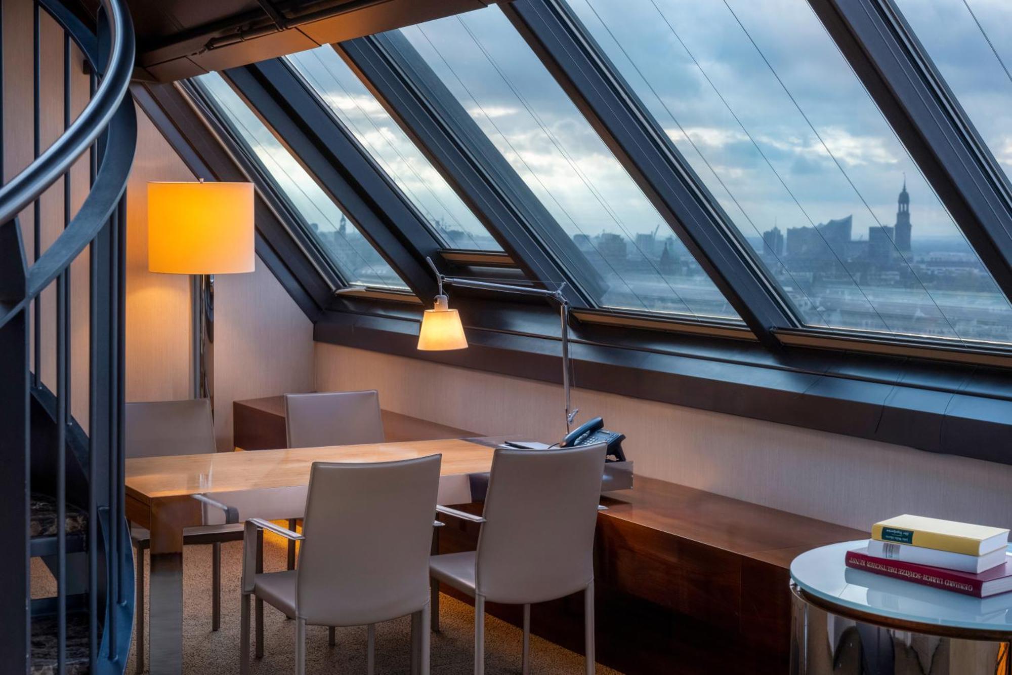 Moevenpick Hotel Hamburg City Exterior photo