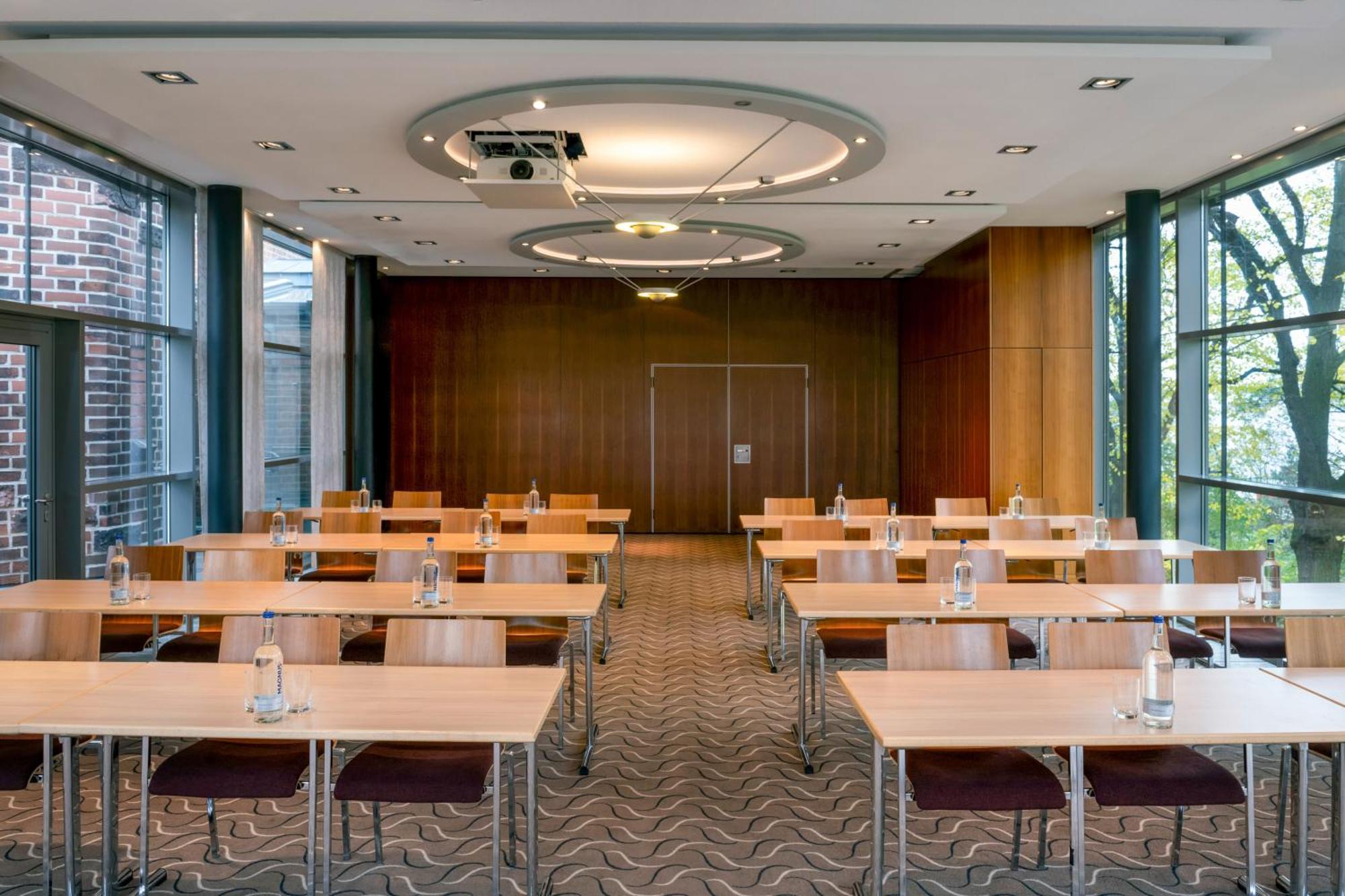 Moevenpick Hotel Hamburg City Exterior photo