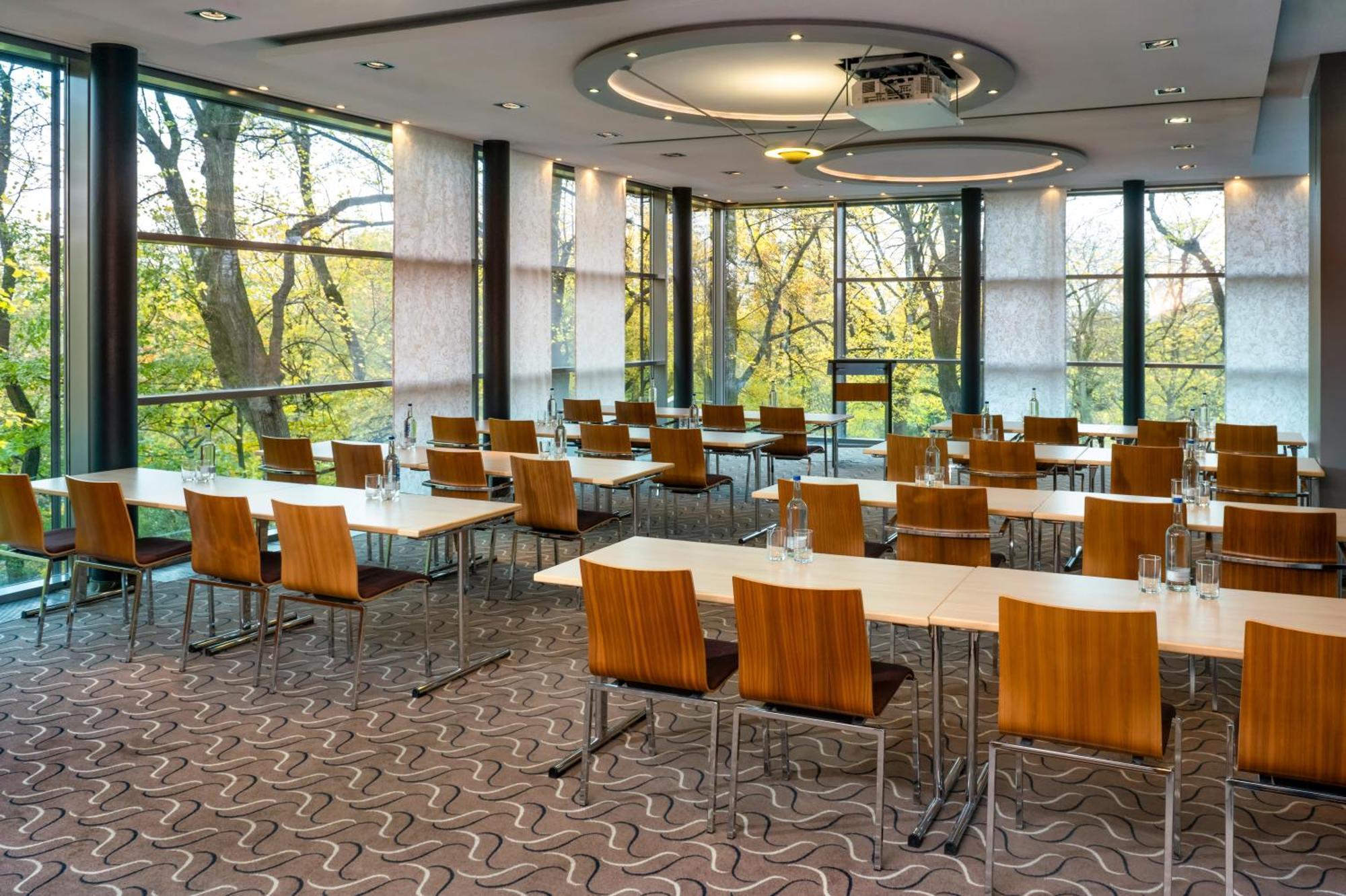 Moevenpick Hotel Hamburg City Exterior photo