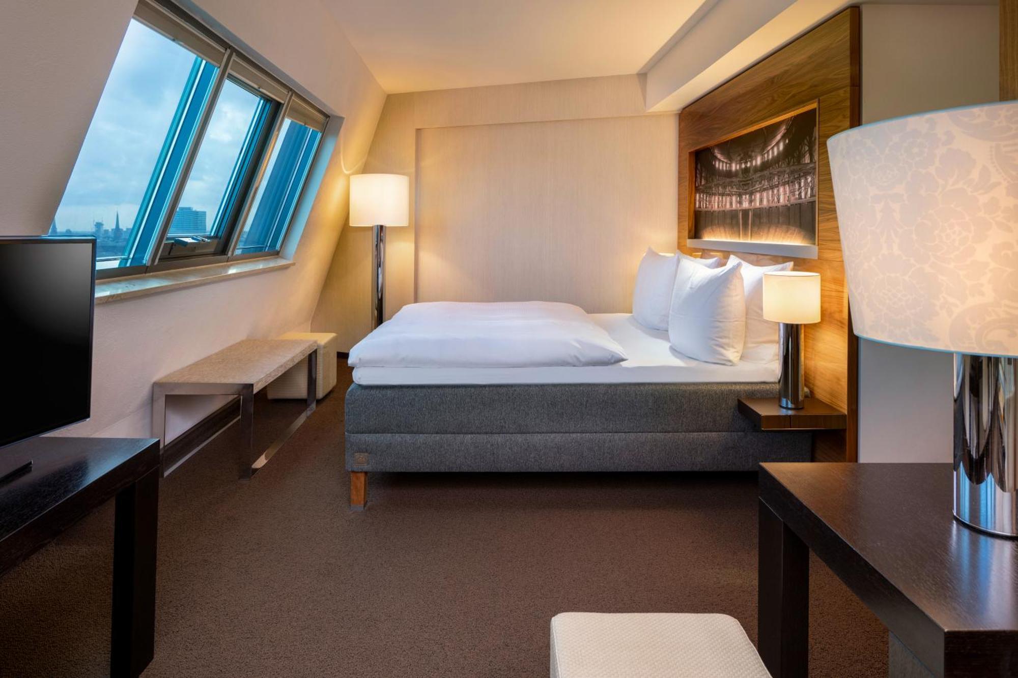 Moevenpick Hotel Hamburg City Exterior photo