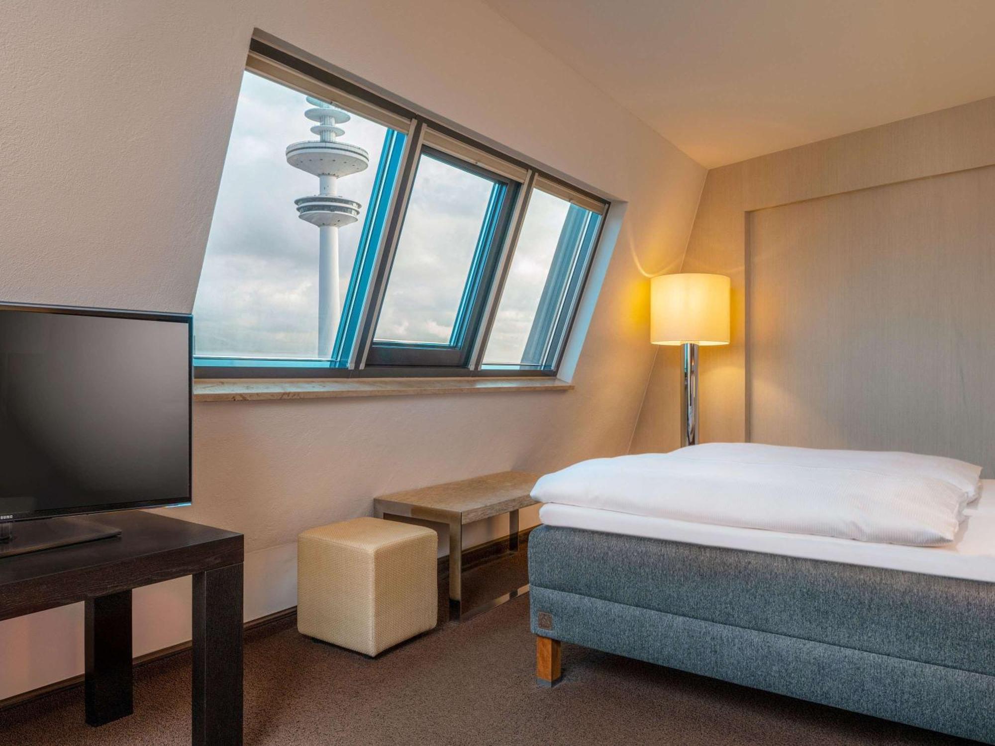 Moevenpick Hotel Hamburg City Exterior photo
